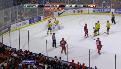 Хоккей.  1/2 финала. Швеция - Россия. (2011) SATRip